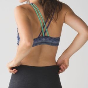 ⏰ last chance Lululemon Free2Be sports Bra size 6
